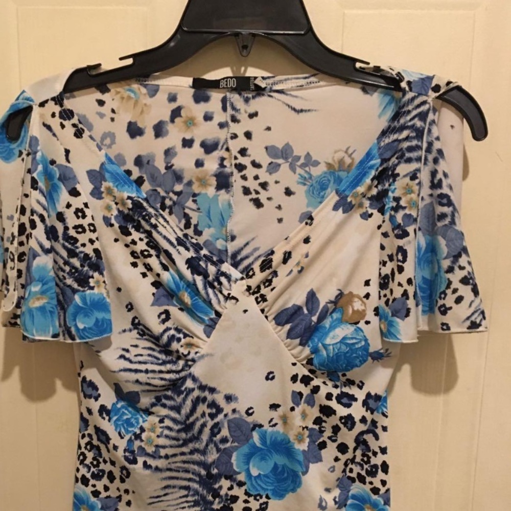 Beautiful floral bedo shirt small
